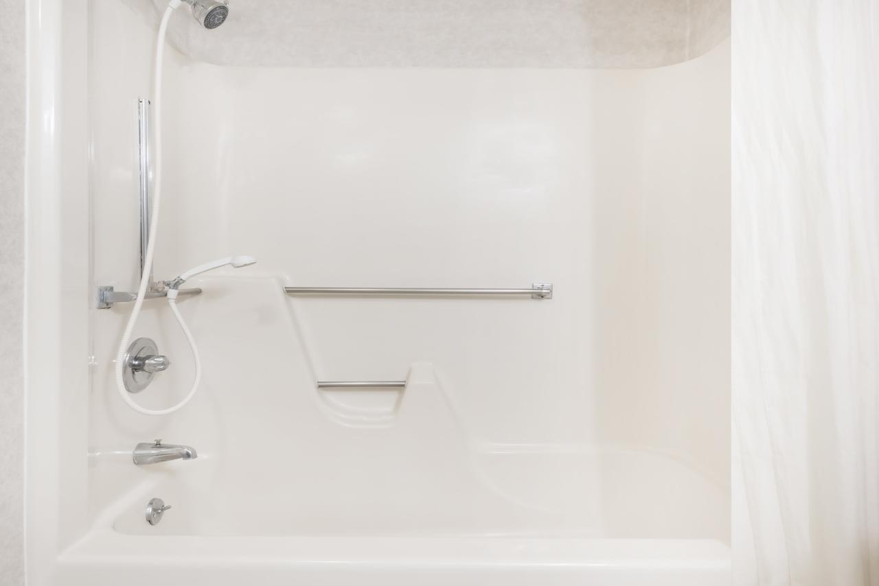 Super 8 By Wyndham State College - thumb 11