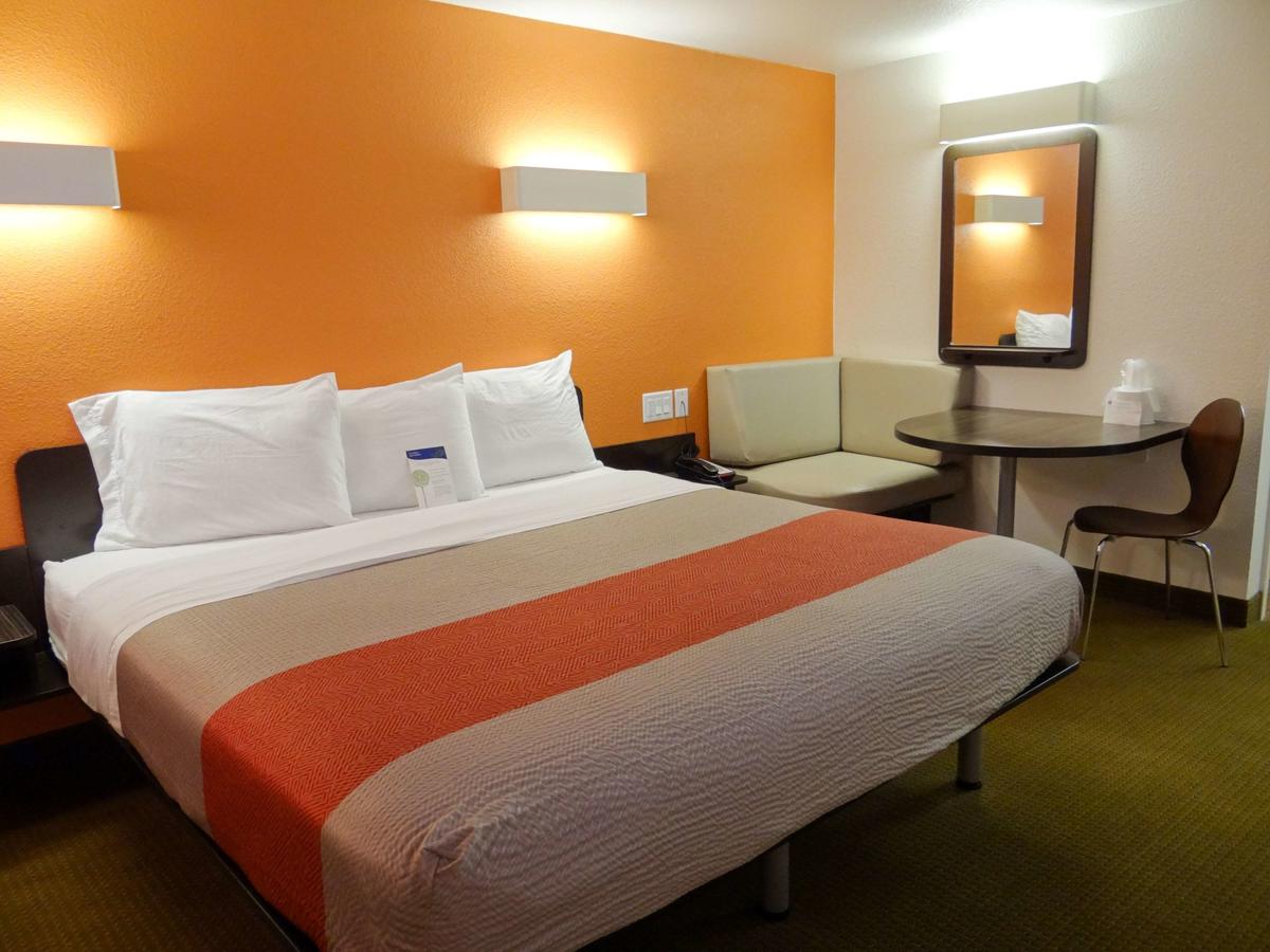 Motel 6 Erie - thumb 43