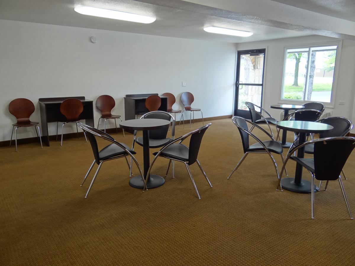 Motel 6 Erie - thumb 12