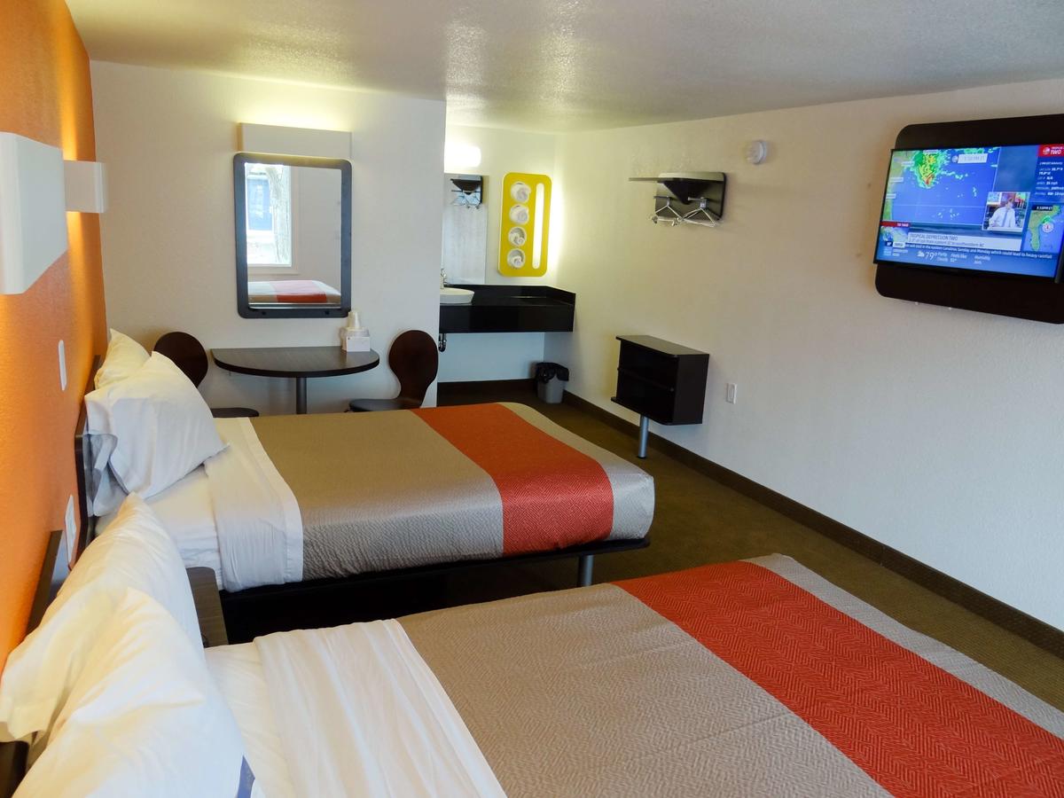 Motel 6 Erie - thumb 35