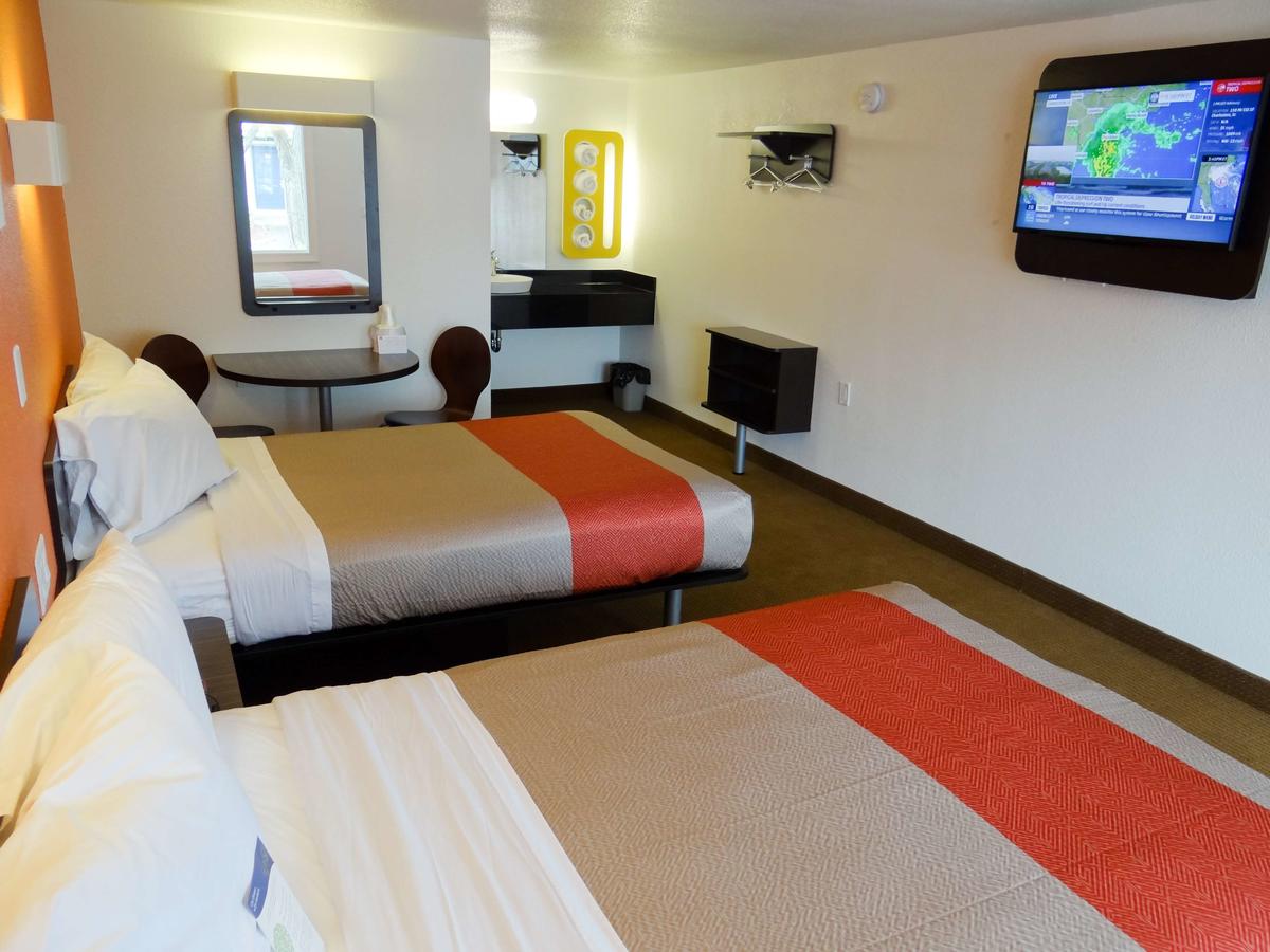 Motel 6 Erie - thumb 36