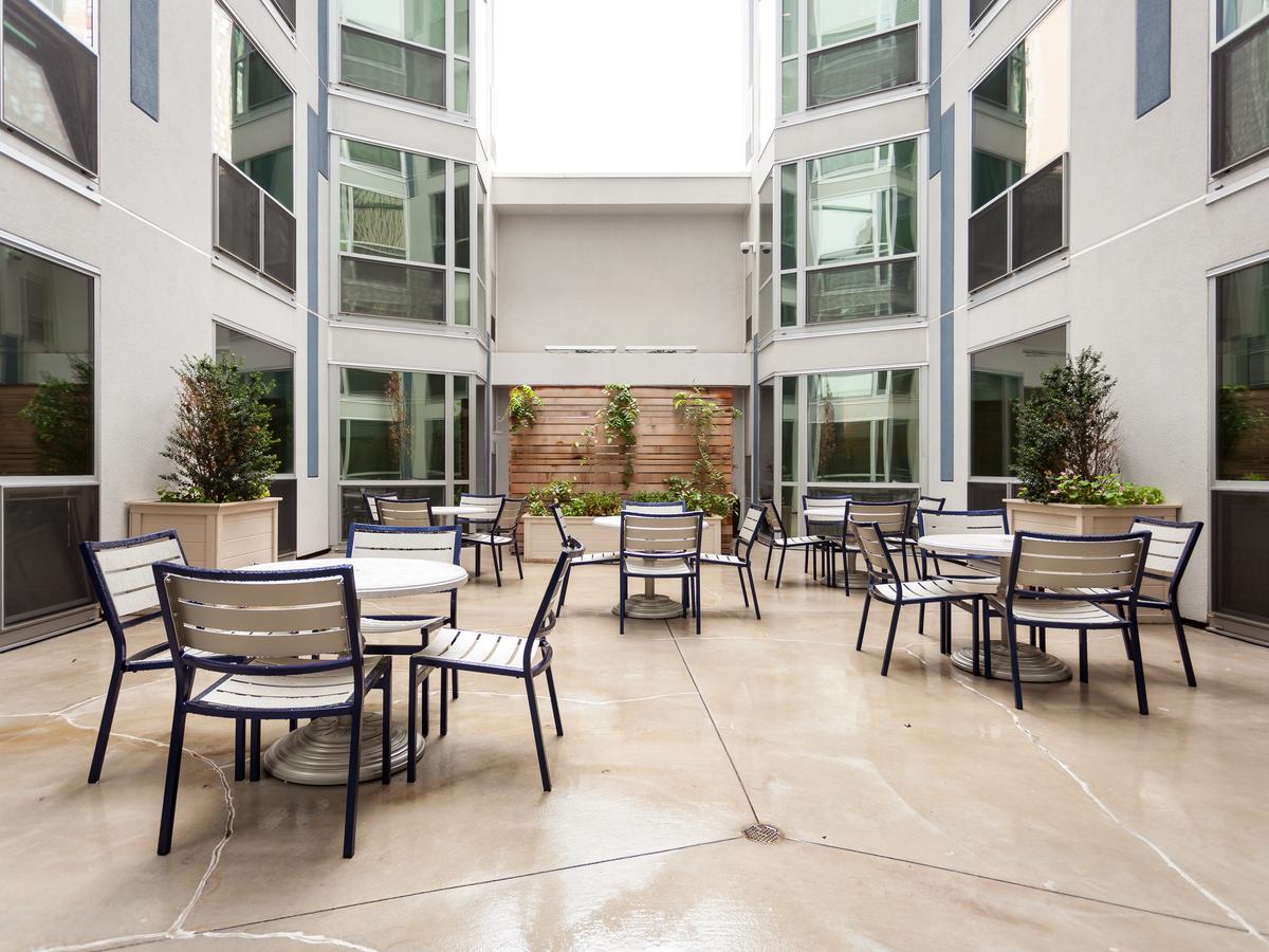 Fantastic Philly Fully Furnished Apartments - thumb 16