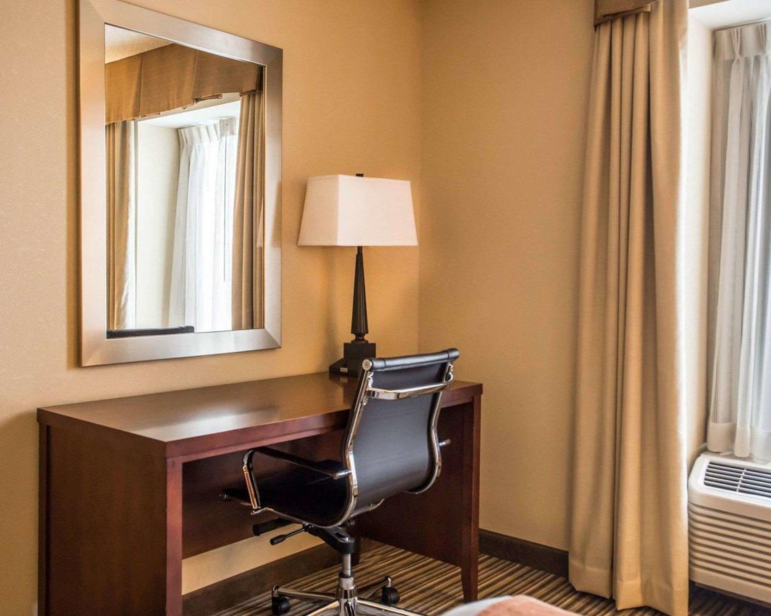 Comfort Inn At The Park - thumb 35