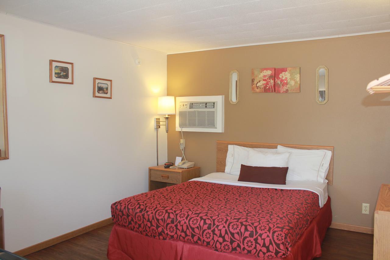 The Brookside Motel / Mt. Rushmore - thumb 0