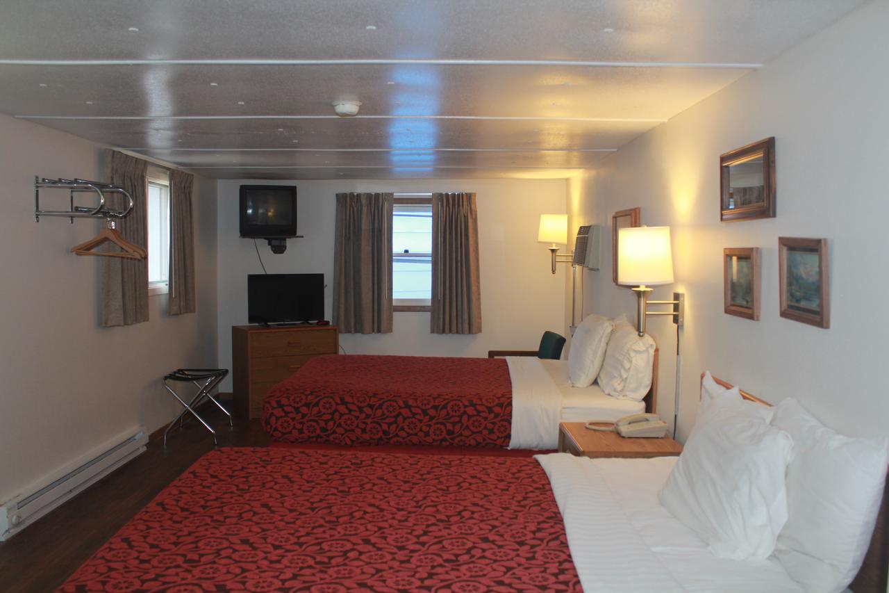 The Brookside Motel / Mt. Rushmore - thumb 2