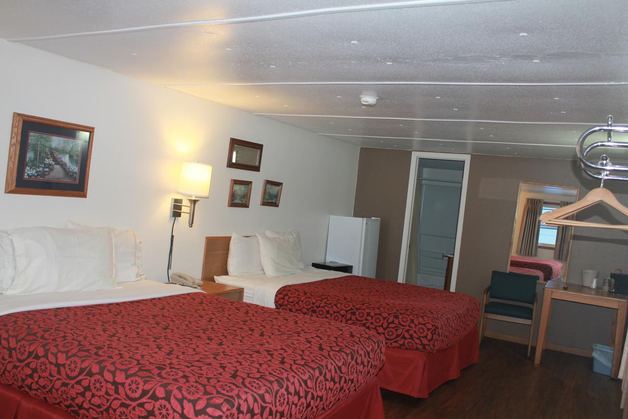 The Brookside Motel / Mt. Rushmore - thumb 4