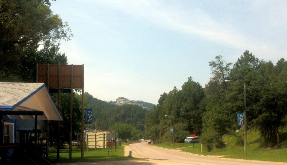 The Brookside Motel / Mt. Rushmore - thumb 23