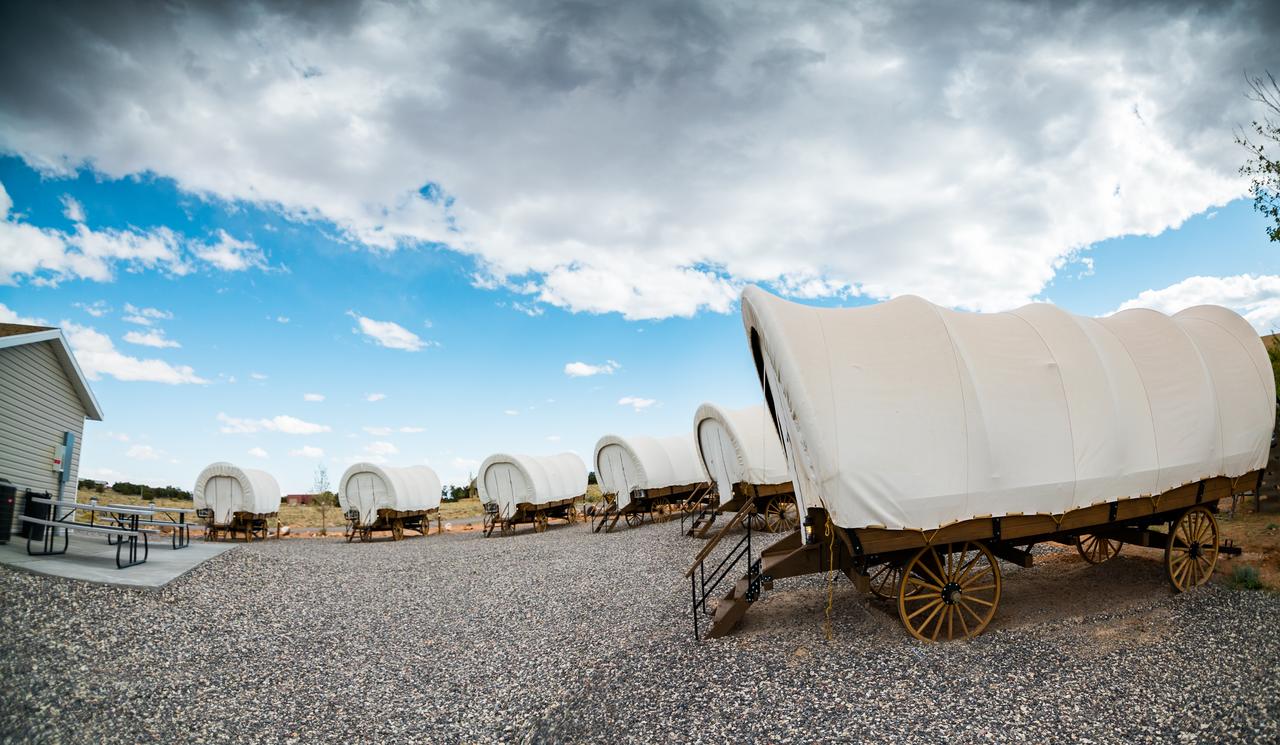 Broken Spur Inn & Steakhouse - thumb 7