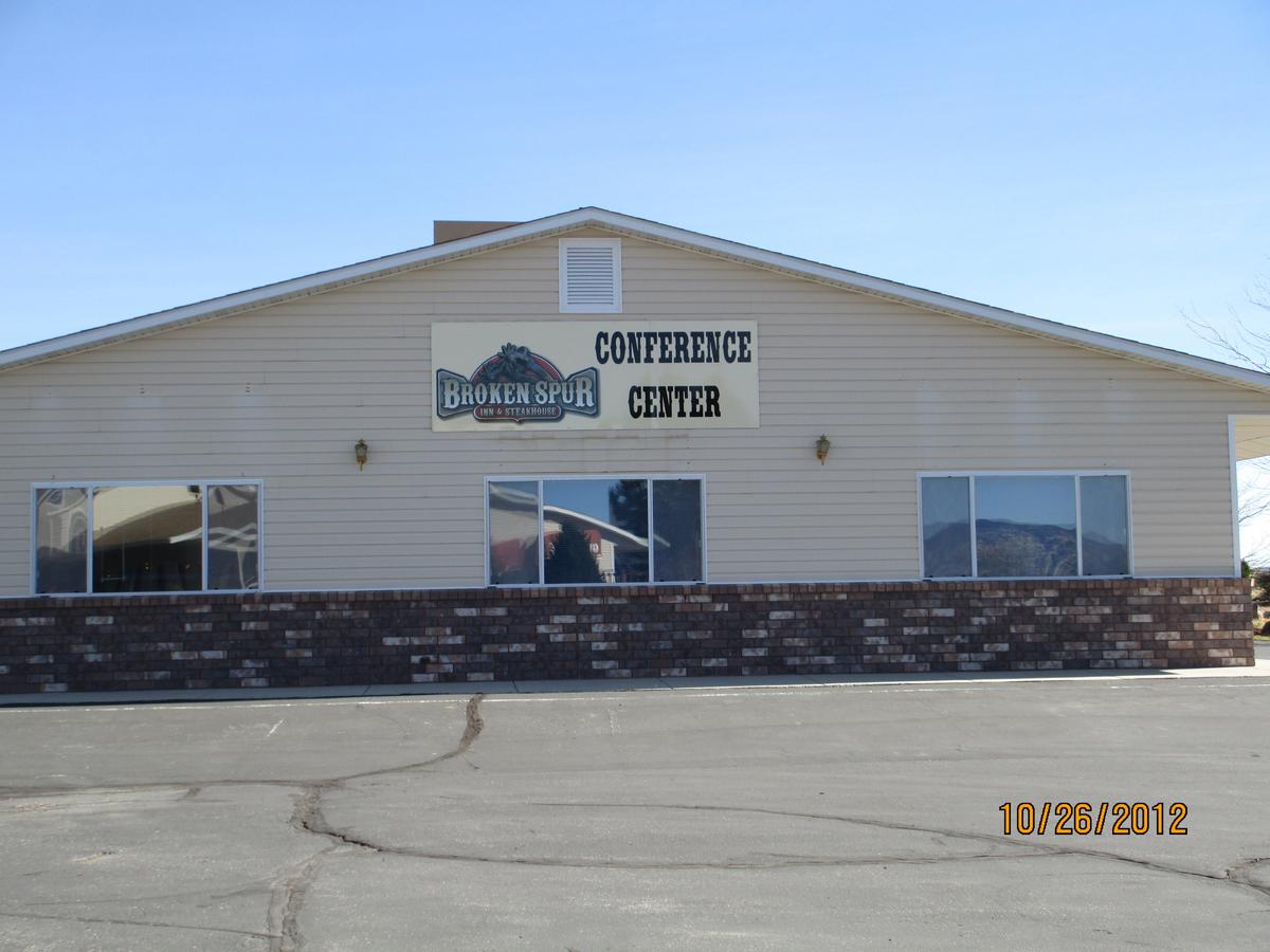 Broken Spur Inn & Steakhouse - thumb 36