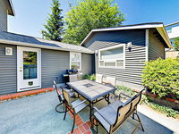 4126 SW Thistle St Home Accommodation Dallas