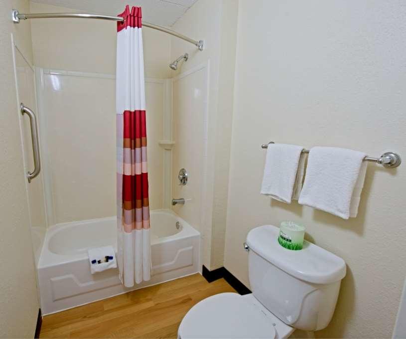 Red Roof Inn Huntington - thumb 9