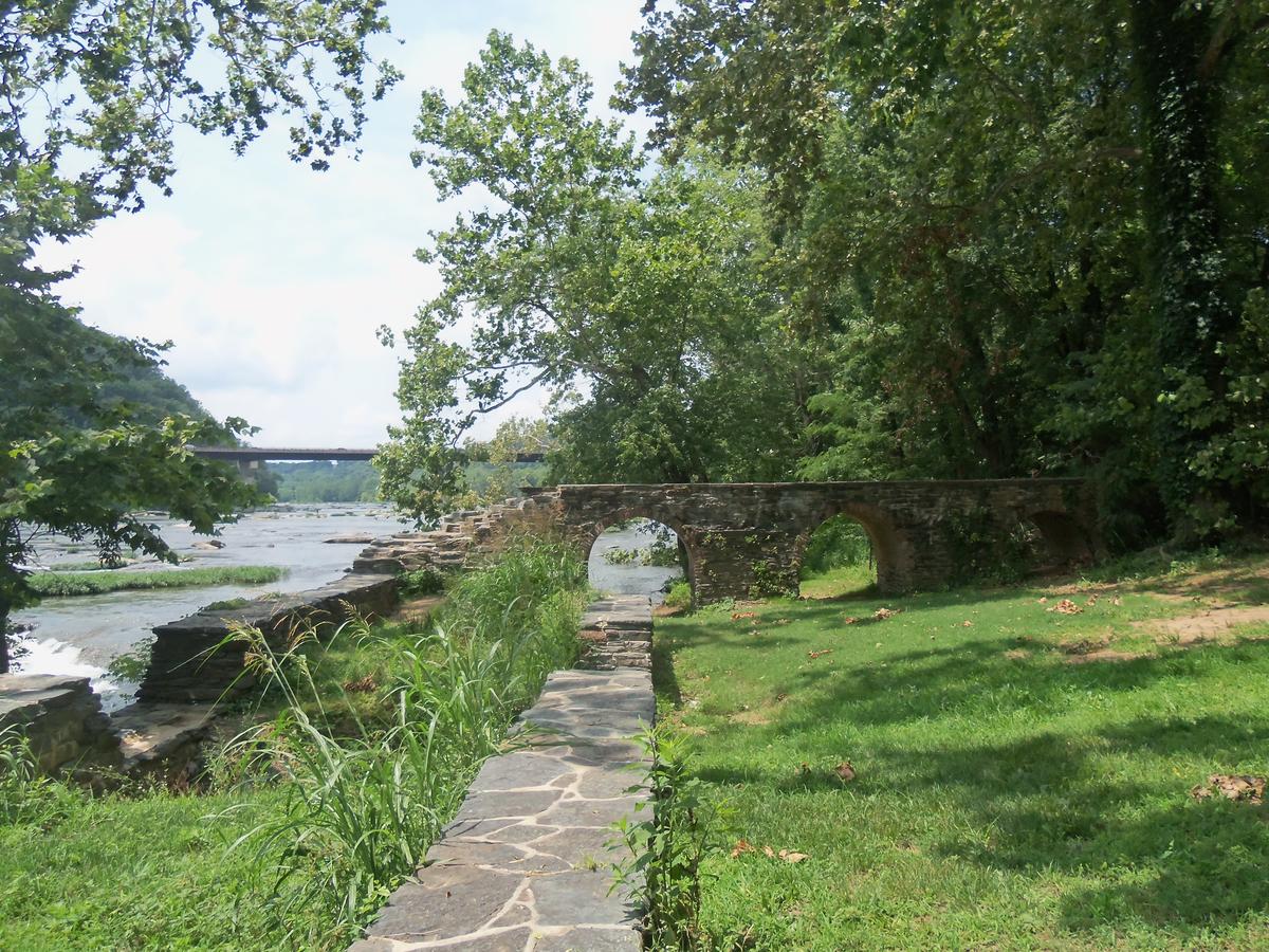 Cantuta Inn - thumb 7