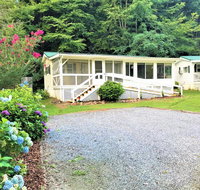 Streams  Dreams in the HEART of The Great Smoky Mountains Sylva NC Sleeps 7Take in the smell of nature while relaxing by th - Accommodation Dallas