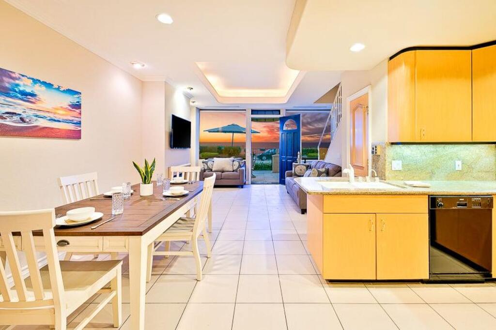 103 - La Jolla Village Oceanfront II - thumb 1