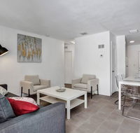 1 Beautiful 2BR1Bath  FREE PARKING  Outdoor living room - Accommodation Dallas