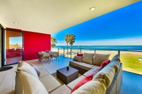 5115 08 - Ocean Beach 8 Accommodation Dallas