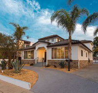 5M Modern Venice Home w Pool and Outdoor Living - Accommodation Dallas