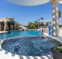 699 SALE LUXURY VILLA W/ POOL HOT TUB  MORE - Accommodation Dallas