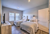 '303 Wine Down' Hill Country Home - 1Mi to Winery Accommodation Dallas