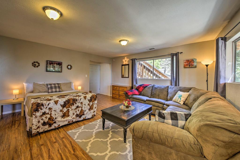 'Cabin In The Clouds' Romantic Running Springs Apt - thumb 1