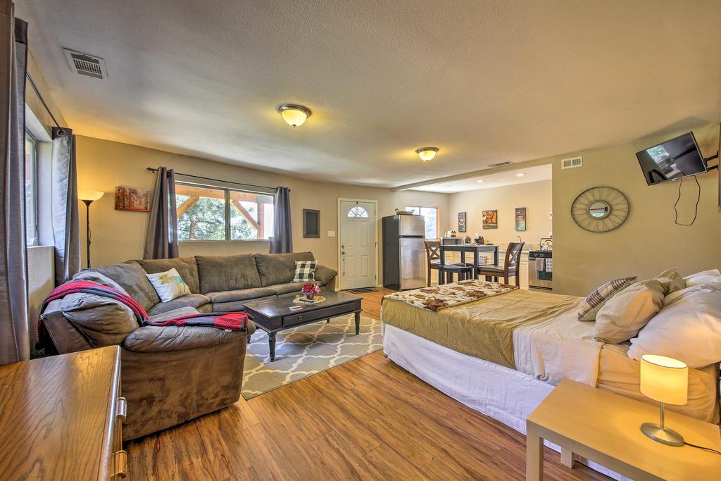 'Cabin In The Clouds' Romantic Running Springs Apt - thumb 0