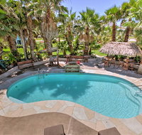 'Under the Palms'- Galveston Home with Private Pool - Accommodation Dallas