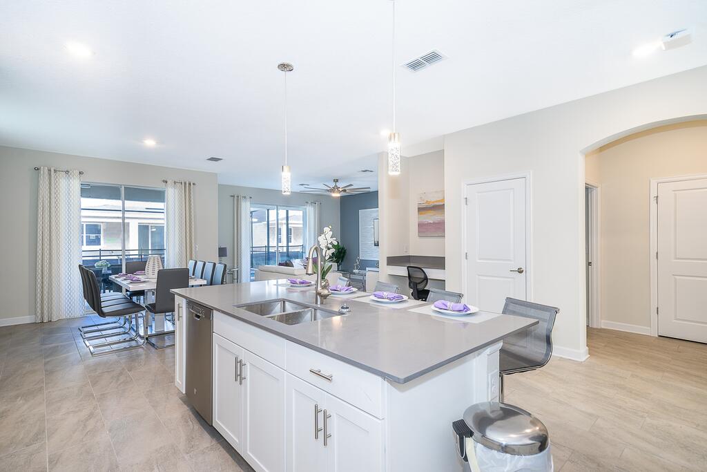 (AL2740) Storey Lake Home 6/5, Private Pool With Spa & Free Waterpark - thumb 0