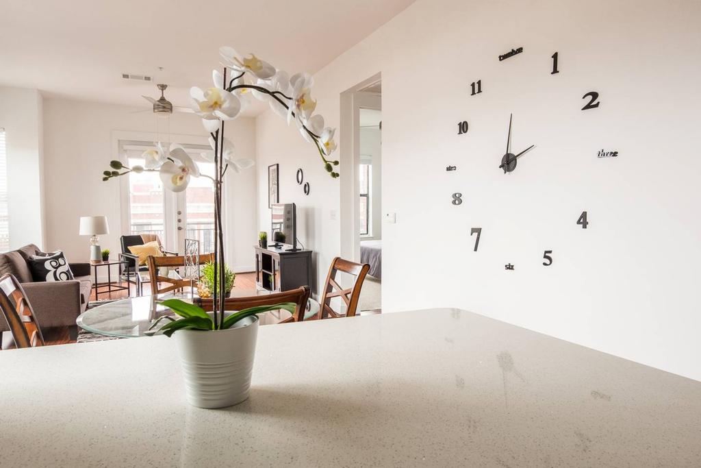 1 BR Uptown Apt Close To Shopping By Frontdesk - thumb 1