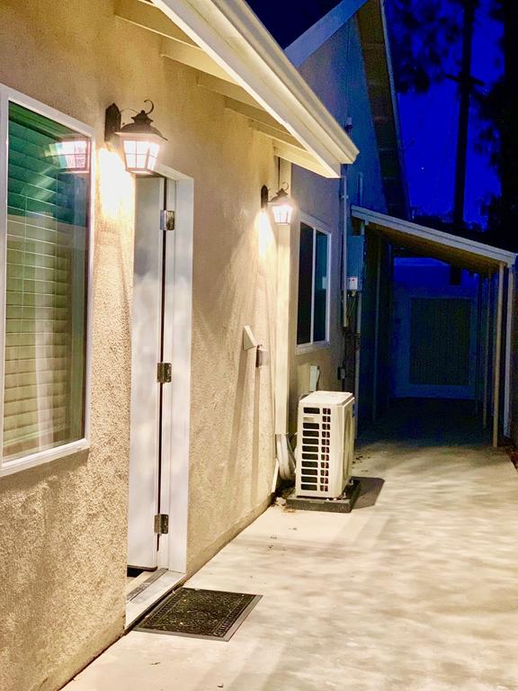 11642 Gothic Avenue - thumb 3