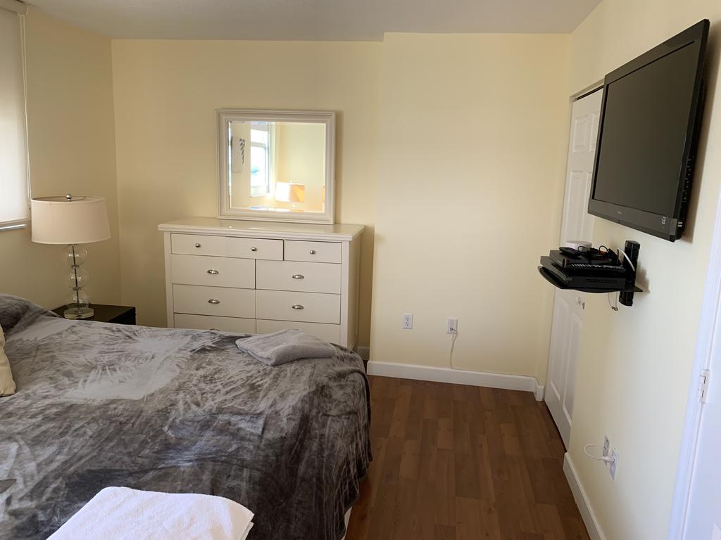 2 BEDROOMS CONDO WITH BREATHTAKING VIEW OF THE BAY - thumb 1