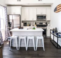 2 Blocks from Beach-Sleeps 16 - Accommodation Dallas