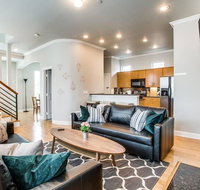 2 Unit Grand Oak Lawn house Perfect for Groups - Accommodation Dallas