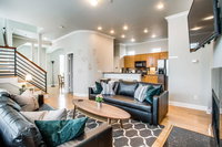2 Unit Grand Oak Lawn house Perfect for Groups Accommodation Dallas