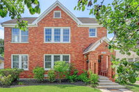 2 UNITS - CENTRAL Houston - 6 BR 4 Bath - Gated Parking Accommodation Dallas