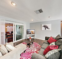 2040 Forest Drive Home - Accommodation Dallas