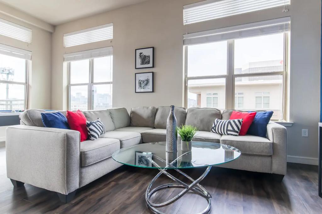 2BR Luxury Apt In The Heart Of Uptown Dallas - thumb 1