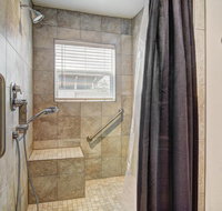 3 bedroom 2 bath nestled in the oak trees right on Copano Bay Private Pier - Accommodation Dallas