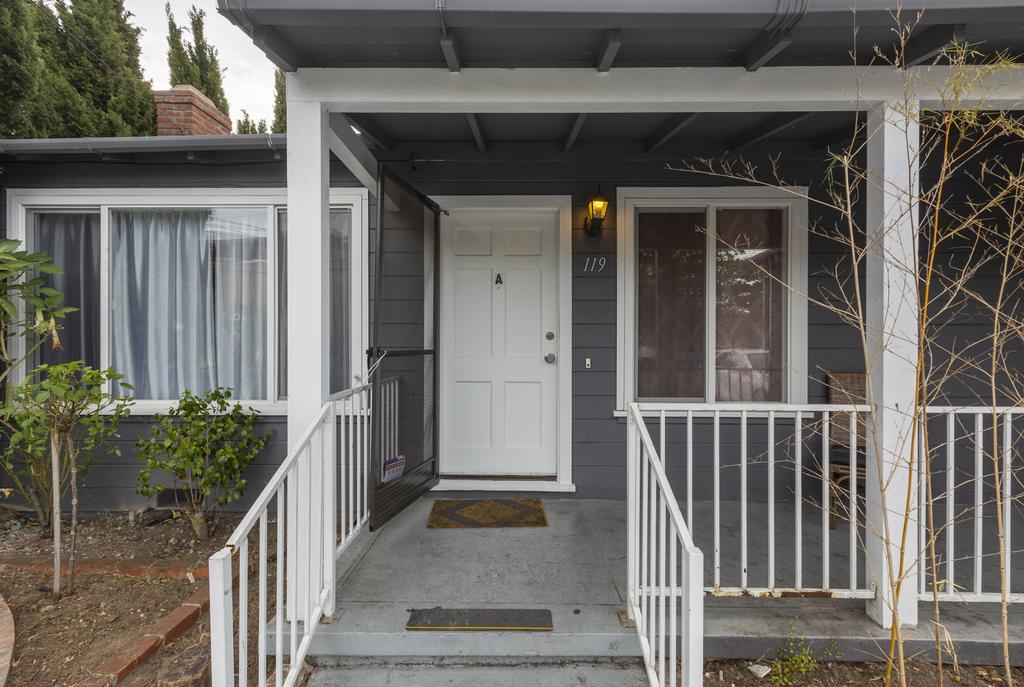 @ Marbella Lane 5BR House In Downtown Redwood City - thumb 1