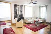 A contemporary and stylish home Accommodation Dallas