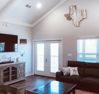 A Wave From It All - Accommodation Dallas