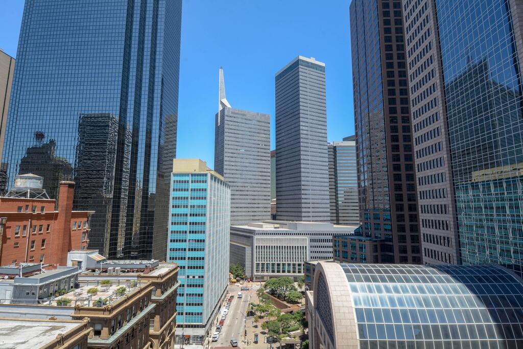 Apple Theory Dallas Downtown - thumb 1