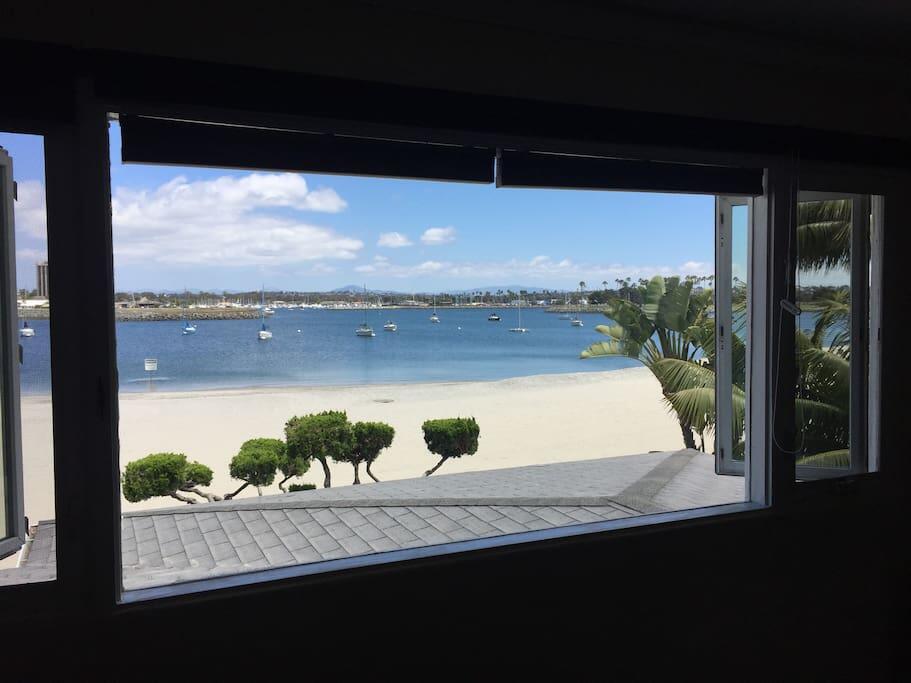 Bayfront Mission Beach Oasis - thumb 0