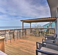 Bayfront Rockport Home with Private Fishing Pier - Accommodation Dallas