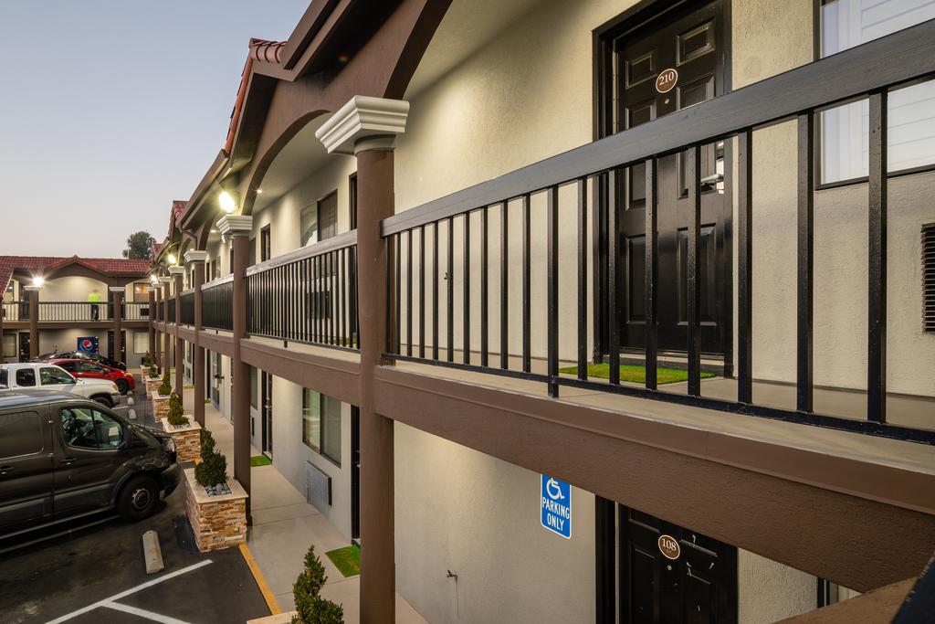 Bayhill Inn - thumb 2