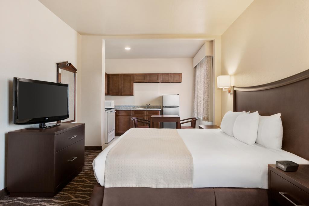 Baymont By Wyndham Clute - thumb 2