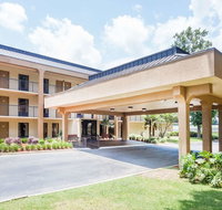 Baymont by Wyndham Pensacola - Accommodation Dallas