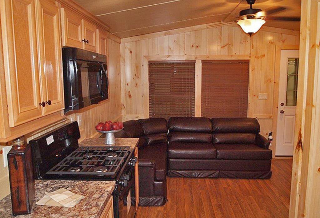 Bear Cave Camping Resort - thumb 1