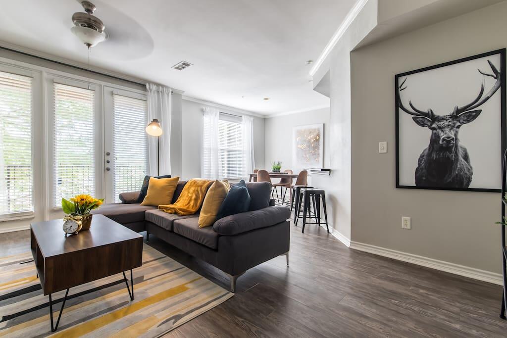 Beautiful Modern Cozy Dallas Townhouse