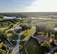 Beautiful Waterfront Home - Accommodation Dallas