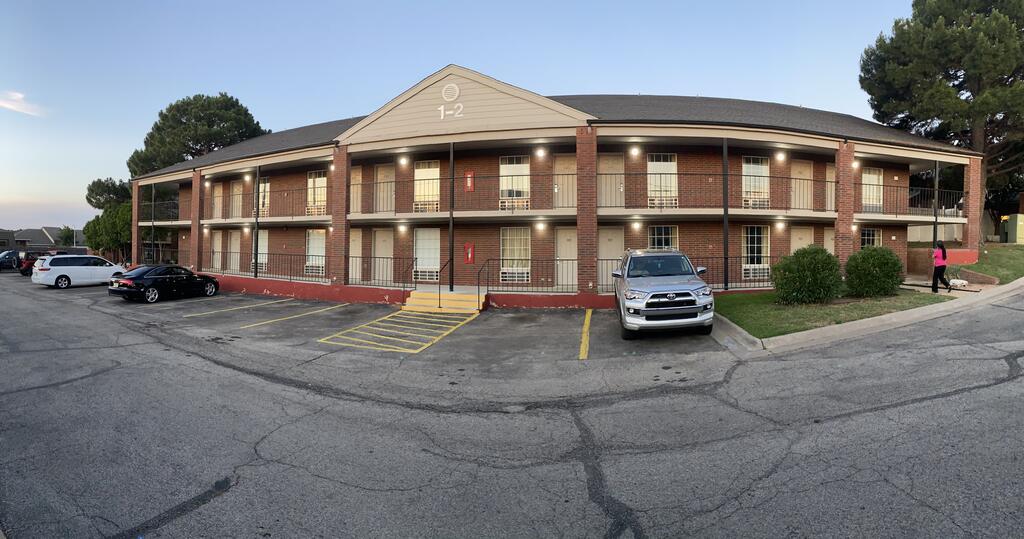 Benchmark Inn - thumb 2